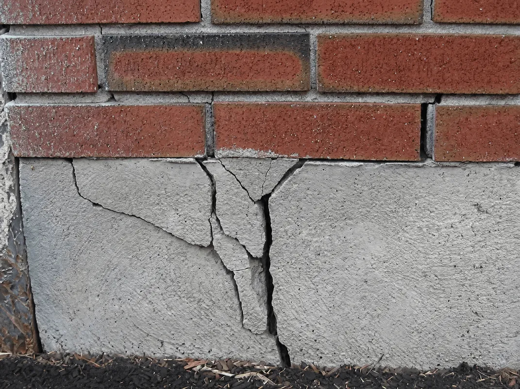 Concrete foundation with serious structural damage in Stockton, CA